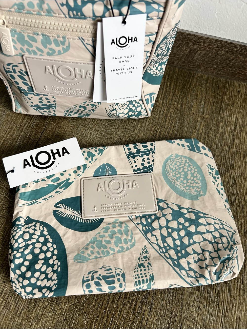 ALOHA Collection Teal Cream Shell shoreline zipper cosmetic wet Pouch bag beach
